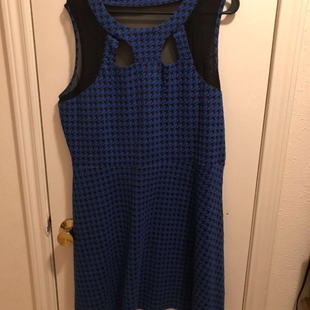 Blue houndstooth print with mesh